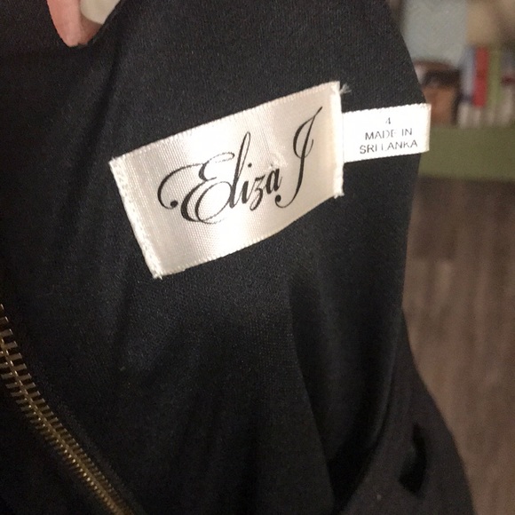 👗🌸Eliza J cut out bi-stretch dress ❤️ - Picture 4 of 6